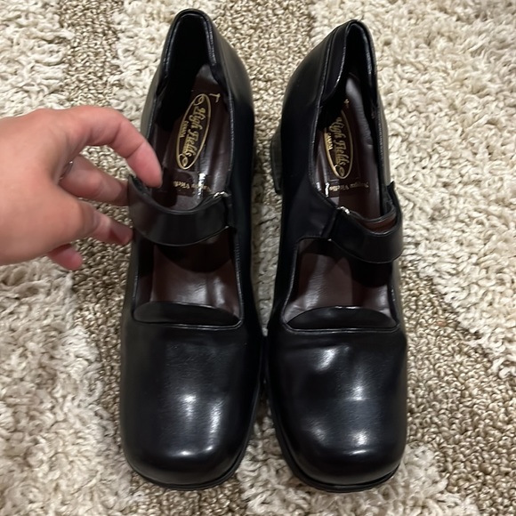 Vintage New Mary Jane Pumps - Picture 2 of 7